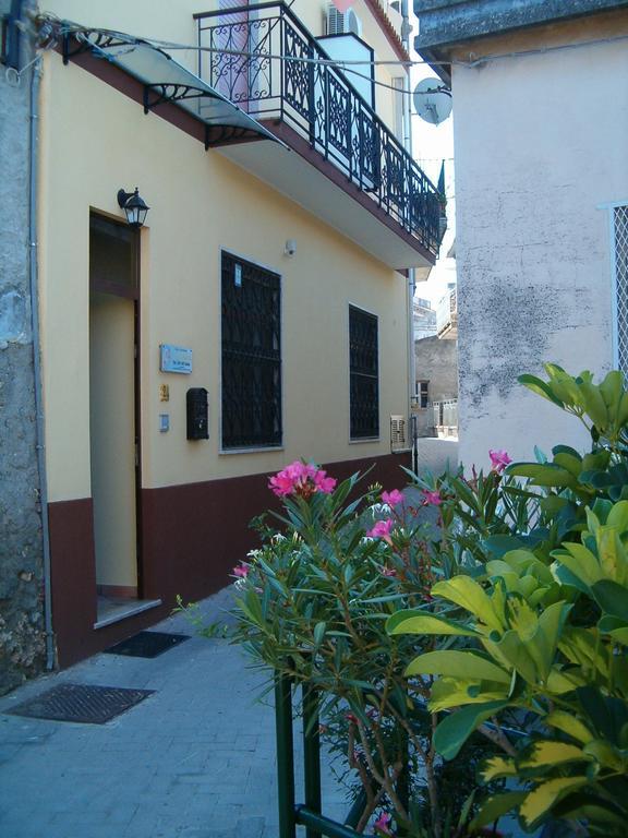 B&B La Giara Roccavaldina Εξωτερικό φωτογραφία